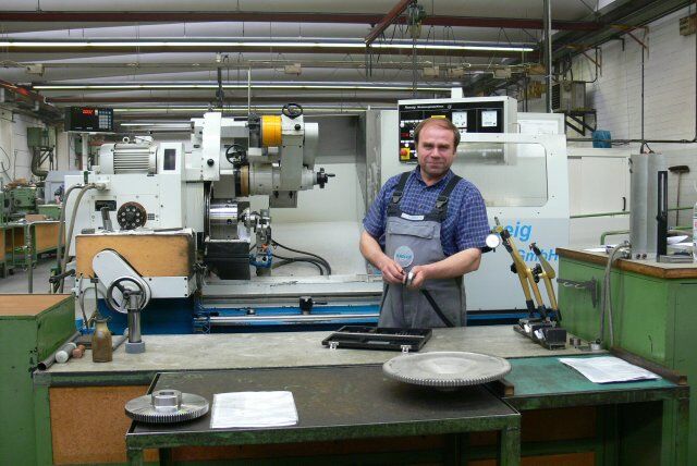 Employee at the Roweig