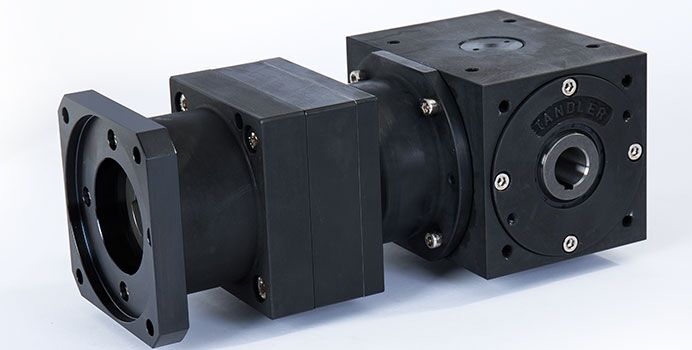Planetary bevel gearbox with hollow shaft
