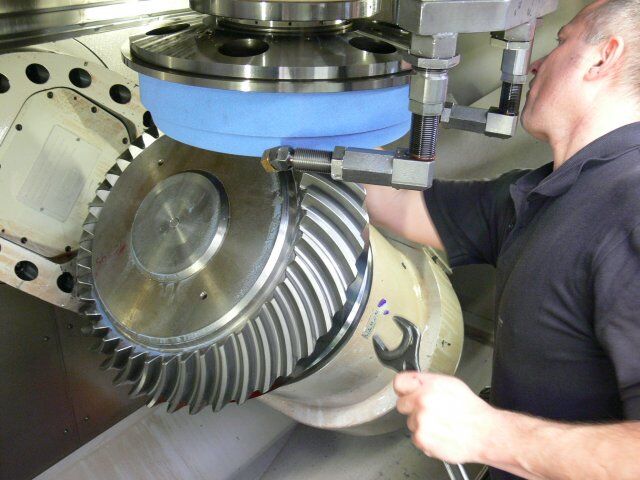 Grinding disc with circular arc for teeth flanks