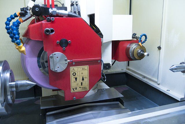 Grinding of polygons and non-circular work pieces qith the Studer S31